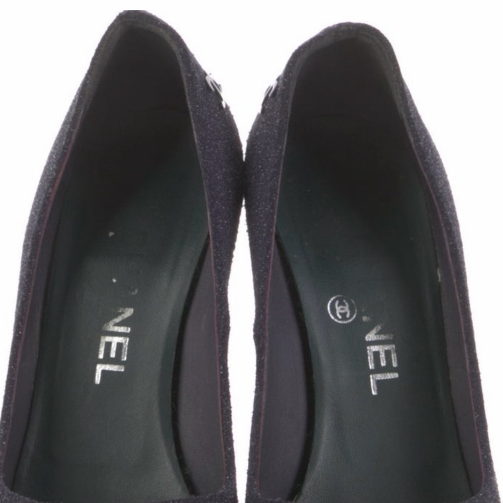 Chanel Interlocking CC Glittery Suede Heels - Picture 6 of 7
